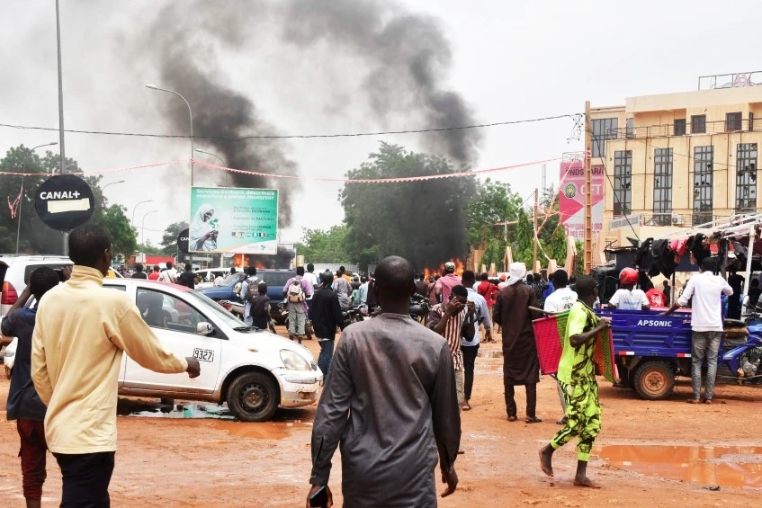 Niger hứng “mưa đòn trừng phạt” - Áp lực đè lên lực lượng đảo chính